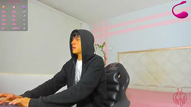 Snapshot of Damian_tay chatting on July 2026 11:47:01 AM Damian tay online show from July 2026 11:47:01 AM