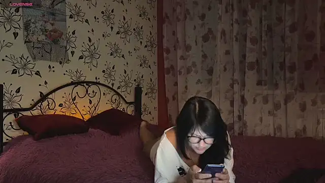 Snapshot of OxiLovex chatting on June 2026 08:02:01 PM OxiLovex online show from June 2026 08:02:01 PM