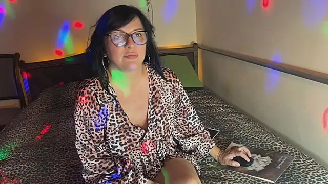 Snapshot of OxiLovex chatting on July 2026 08:47:01 PM OxiLovex online show from July 2026 08:47:01 PM