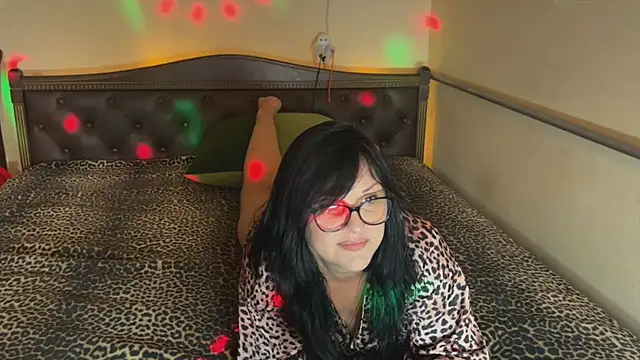 Snapshot of OxiLovex chatting on July 2026 01:03:01 PM OxiLovex online show from July 2026 01:03:01 PM