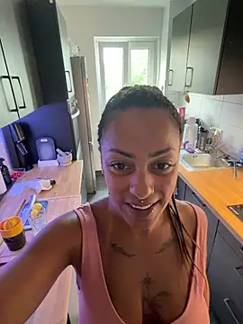 SweetPetiteNoir online show from June 2026 04:57:01 AM