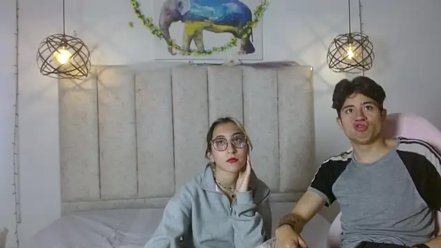 Snapshot of mrandmrsvixencs chatting on May 2026 01:50:01 PM mrandmrsvixencs online show from May 2026 01:50:01 PM