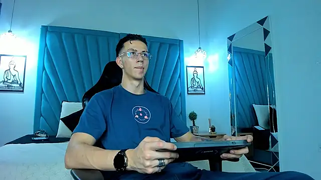 OliverThompsonJS online show from July 2026 05:10:02 AM