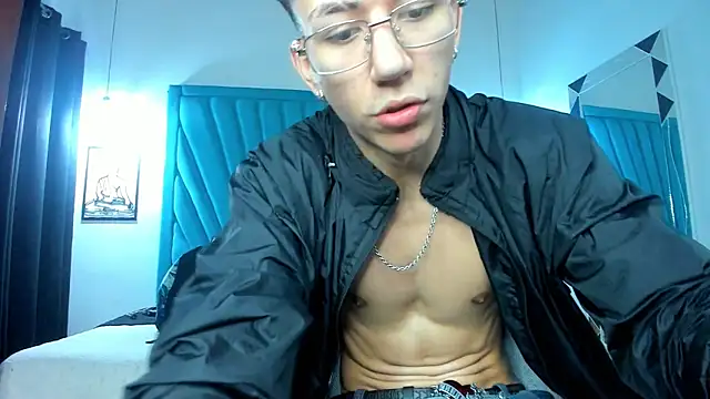 OliverThompsonJS online show from July 2026 01:41:01 AM