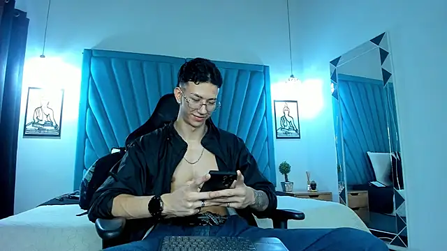 OliverThompsonJS online show from July 2026 01:58:33 AM