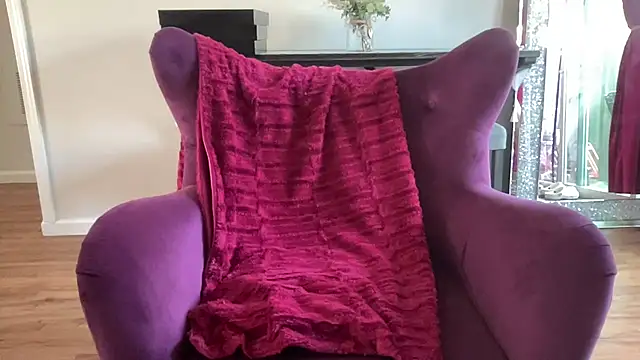 Snapshot of yummymommie7 chatting on May 2026 10:15:02 PM yummymommie7 online show from May 2026 10:15:02 PM