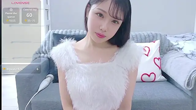 Snapshot of Minamina2 chatting on May 2026 06:10:02 AM Minamina2 online show from May 2026 06:10:02 AM