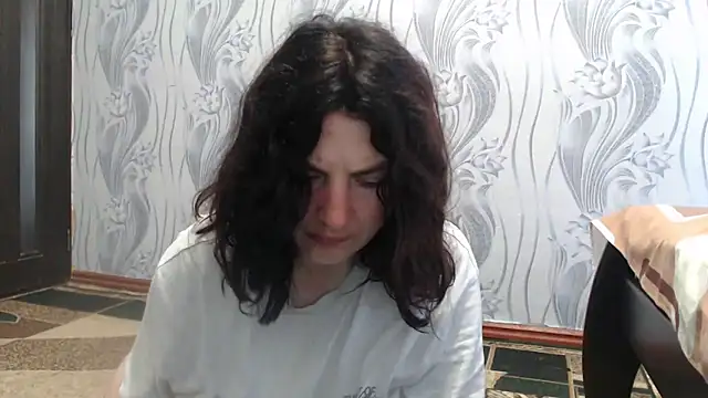 Snapshot of AlinaxJames chatting on June 2026 10:10:01 AM AlinaxJames online show from June 2026 10:10:01 AM