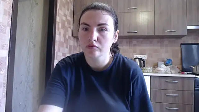 Snapshot of AlinaxJames chatting on June 2026 09:18:02 AM AlinaxJames online show from June 2026 09:18:02 AM