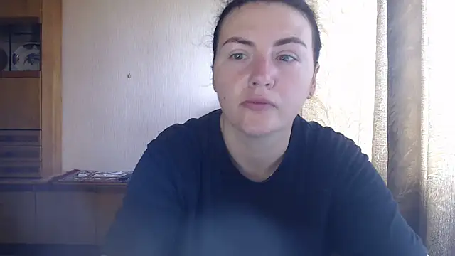 Snapshot of AlinaxJames chatting on June 2026 08:33:02 AM AlinaxJames online show from June 2026 08:33:02 AM