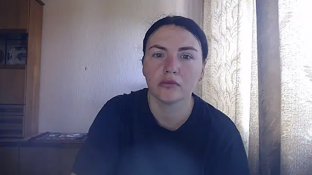 Snapshot of AlinaxJames chatting on June 2026 08:13:01 AM AlinaxJames online show from June 2026 08:13:01 AM
