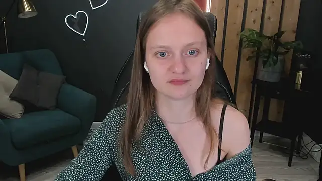 Snapshot of French_Fry chatting on July 2026 03:17:01 PM French Fry online show from July 2026 03:17:01 PM