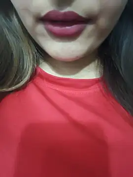Snapshot of Tiiyaaa chatting on May 2026 08:09:01 AM Tiiyaaa online show from May 2026 08:09:01 AM