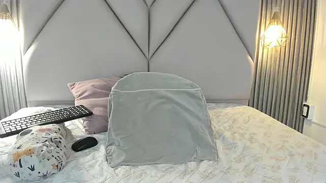 lolabunnysc online show from June 2026 12:33:01 PM