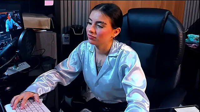 isabella hv online show from June 2026 08:03:01 PM
