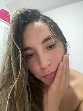 Snapshot of JUANITA07 chatting on May 2026 03:59:02 AM JUANITA07 online show from May 2026 03:59:02 AM
