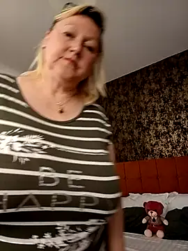 I amVeronicle online show from April 2026 12:51:02 PM