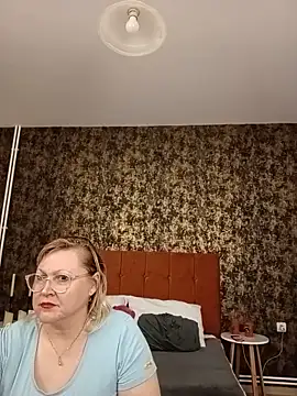 I amVeronicle online show from June 2026 03:03:02 PM