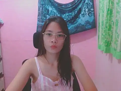 Snapshot of Sweetsexylady19 chatting on May 2026 12:54:01 PM Sweetsexylady19 online show from May 2026 12:54:01 PM