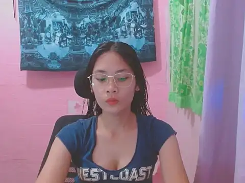 Snapshot of Sweetsexylady19 chatting on June 2026 05:54:02 AM Sweetsexylady19 online show from June 2026 05:54:02 AM
