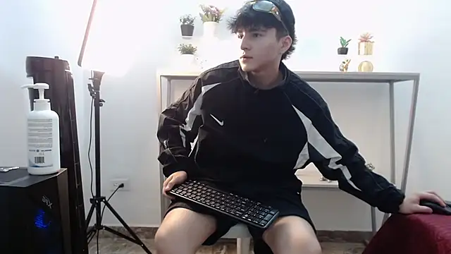 LunayDream online show from May 2026 12:01:01 PM