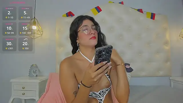 Snapshot of ninaavelvett chatting on July 2026 12:52:01 PM ninaavelvett online show from July 2026 12:52:01 PM