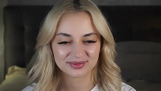 AliceThorne online show from April 2026 05:23:01 PM