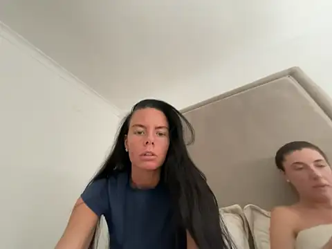 Cleoluxex online show from May 2026 03:28:01 PM