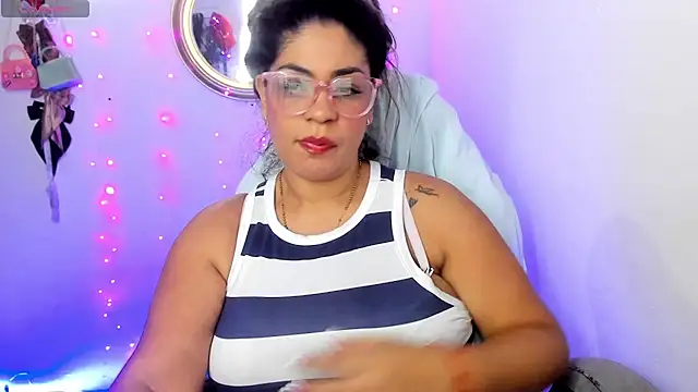Snapshot of Mavlatin22 chatting on July 2026 01:55:02 AM Mavlatin22 online show from July 2026 01:55:02 AM
