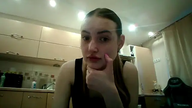 Snapshot of Lisanta chatting on May 2026 04:48:01 PM Lisanta online show from May 2026 04:48:01 PM