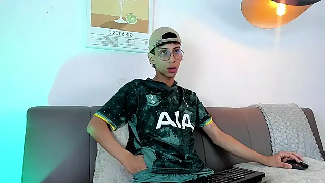 Snapshot of dax_blaze chatting on May 2026 12:43:02 PM dax blaze online show from May 2026 12:43:02 PM