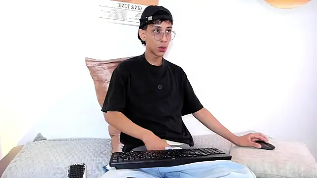 Snapshot of dax_blaze chatting on May 2026 01:18:02 PM dax blaze online show from May 2026 01:18:02 PM