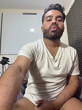 LucaLaurent online show from May 2026 10:32:01 AM