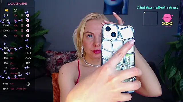 Snapshot of FromRussia chatting on May 2026 01:57:16 AM FromRussia online show from May 2026 01:57:16 AM