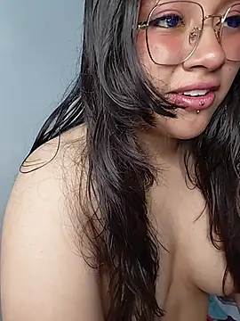 Snapshot of _Juno chatting on June 2026 05:17:02 PM Juno online show from June 2026 05:17:02 PM