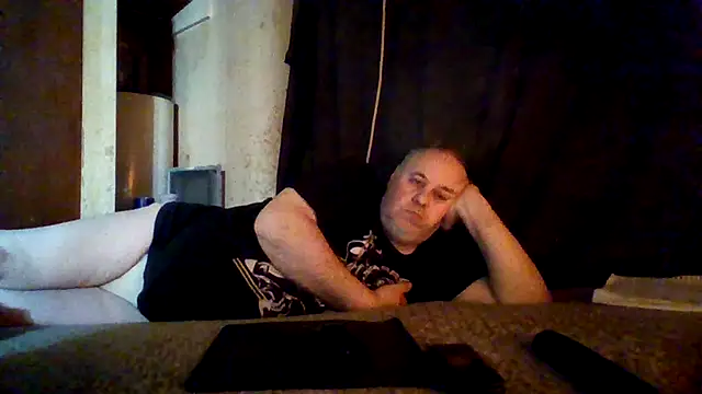 Nightshade1195 online show from May 2026 06:04:02 PM
