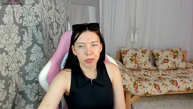 Sandra Ross online show from July 2026 04:52:02 AM