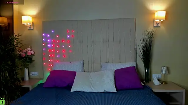 Sandra Ross online show from July 2026 01:09:02 PM