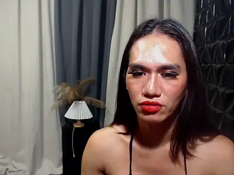 Snapshot of Queen_Haliyah chatting on May 2026 11:12:03 PM Queen Haliyah online show from May 2026 11:12:03 PM