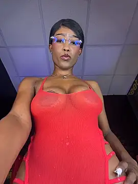 Snapshot of CocoaLuxeXXX chatting on May 2026 01:29:02 PM CocoaLuxeXXX online show from May 2026 01:29:02 PM