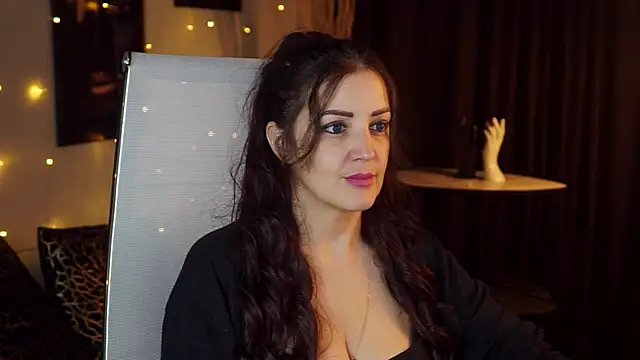 AureliaVane online show from June 2026 03:43:02 PM