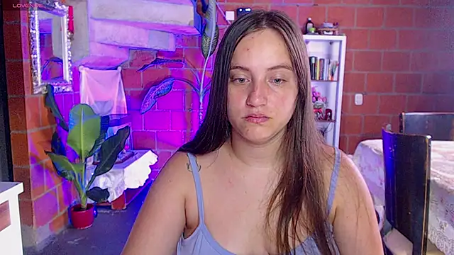 Snapshot of Valerymoon19 chatting on June 2026 05:23:01 PM Valerymoon19 online show from June 2026 05:23:01 PM