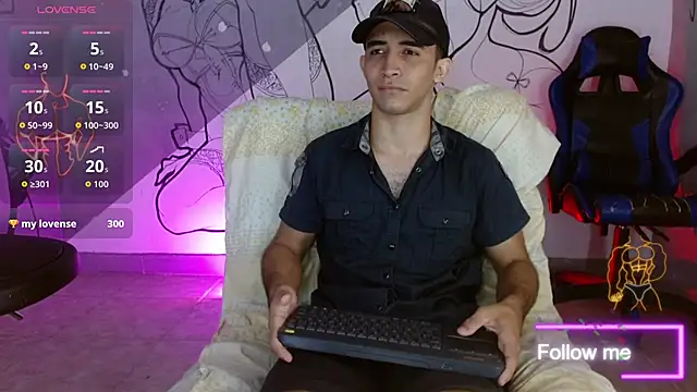 Snapshot of caius_bigcock1 chatting on June 2026 12:44:02 PM caius bigcock1 online show from June 2026 12:44:02 PM