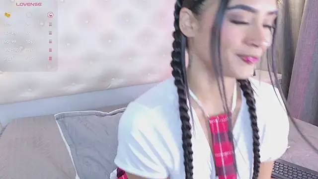 Snapshot of scarleettdoll chatting on May 2026 08:35:02 PM scarleettdoll online show from May 2026 08:35:02 PM