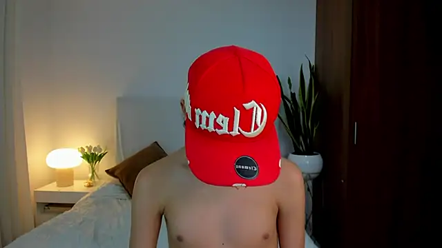 milan zapata online show from June 2026 12:27:02 AM