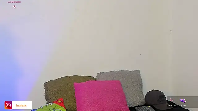  IanLark online show from July 2026 02:32:01 PM