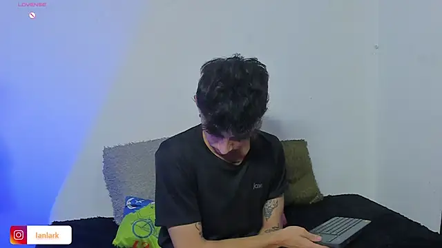  IanLark online show from July 2026 06:06:01 AM