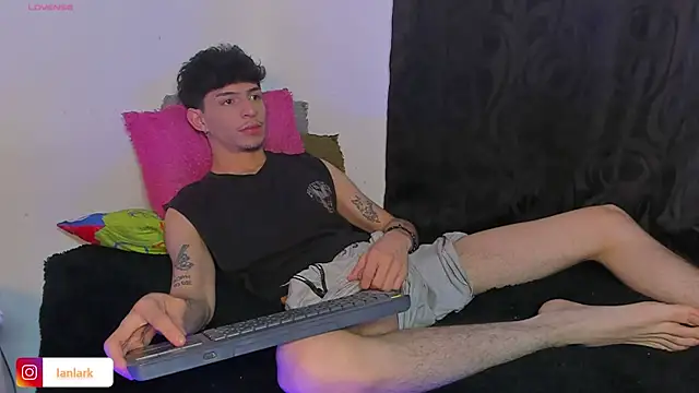  IanLark online show from July 2026 01:11:01 AM