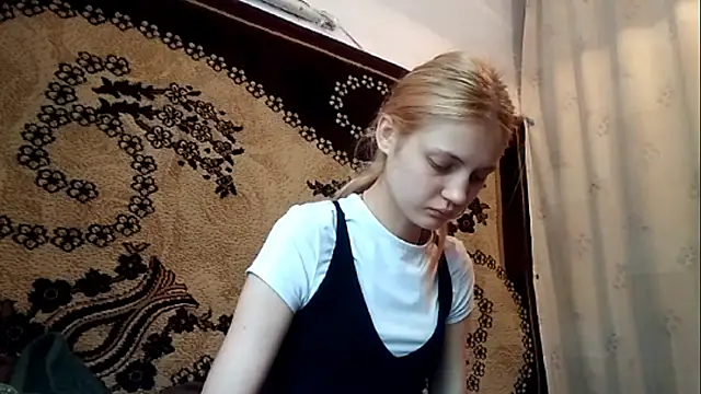 LunaLaday online show from May 2026 04:07:02 AM