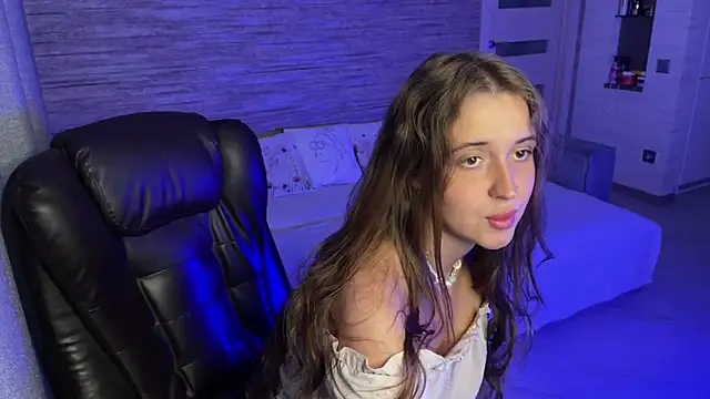 Snapshot of Tiana_Belle chatting on July 2026 02:05:17 AM Tiana Belle online show from July 2026 02:05:17 AM